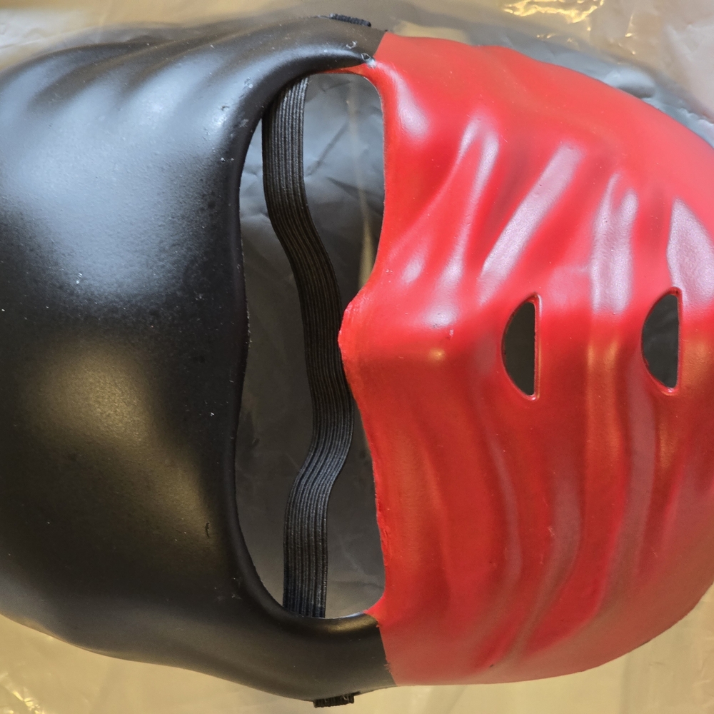 Black and Red Face Mask New - Picture 2 of 5